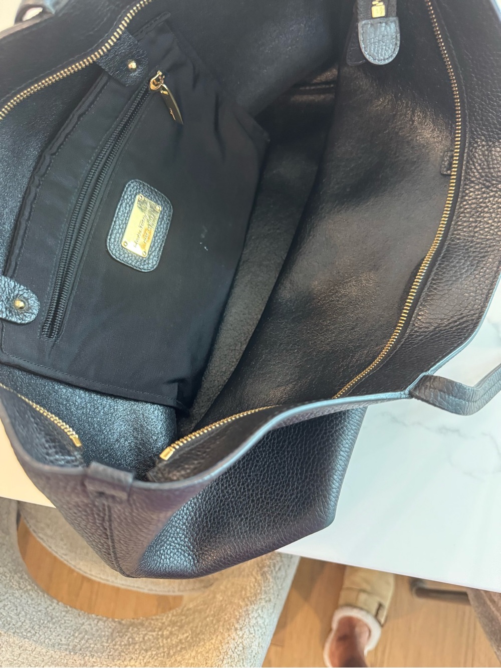 Salvatore Ferragamo Black Leather Tote with Gold Gancini - Picture 3 of 3